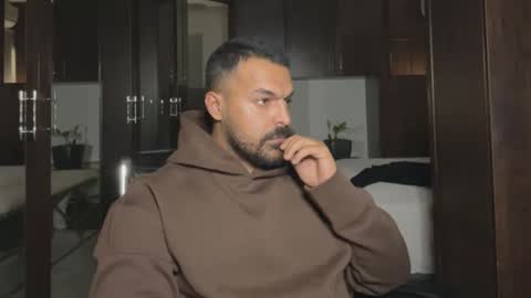 Leo online show from November 28, 2025, 6:49 am