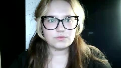 blesskitty_ online show from September 14, 2025, 1:10 pm