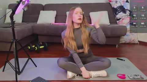 Mona redhead Diana brown-haired online show from May 13, 2026, 5:49 am