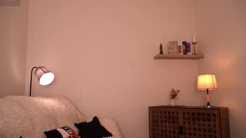 Snapshot of blissdilley chatting on November 15, 2025, 4:10 am Scarlett NEXT LIVE 5AM gmt online show from November 15, 2025, 4:10 am