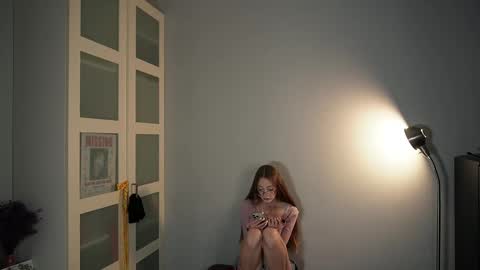 Snapshot of blissence chatting on September 17, 2025, 3:46 pm LiLy online show from September 17, 2025, 3:46 pm