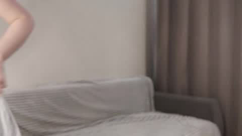 Mila online show from September 25, 2025, 1:15 pm