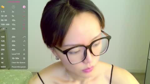 YoYo online show from September 19, 2025, 6:59 am