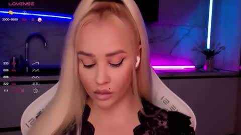 Lana online show from October 13, 2025, 2:55 am