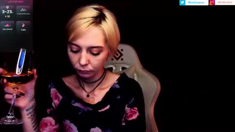 Snapshot of blond_ice_ann chatting on June 17, 2026, 5:03 pm blond_ice_ann online show from June 17, 2026, 5:03 pm