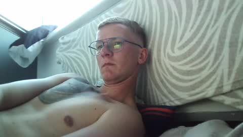 Snapshot of blondapollonl chatting on June 26, 2026, 7:40 pm Apollo online show from June 26, 2026, 7:40 pm