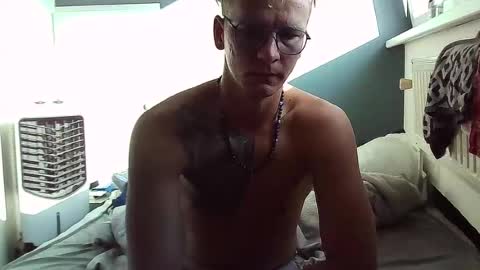 Snapshot of blondapollonl chatting on July 25, 2026, 6:22 am Apollo online show from July 25, 2026, 6:22 am