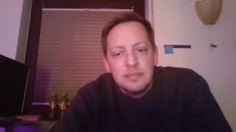 Snapshot of blonde32m chatting on December 30, 2024, 4:51 pm blonde32m online show from December 30, 2024, 4:51 pm