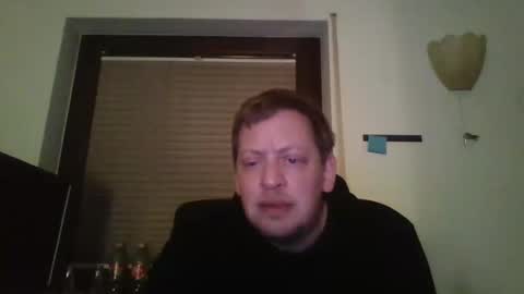 Snapshot of blonde32m chatting on January 3, 2025, 12:11 am blonde32m online show from January 3, 2025, 12:11 am