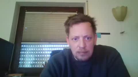 Snapshot of blonde32m chatting on January 18, 2025, 8:10 am blonde32m online show from January 18, 2025, 8:10 am