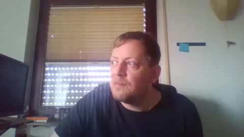 Snapshot of blonde32m chatting on March 1, 2025, 10:45 am blonde32m online show from March 1, 2025, 10:45 am