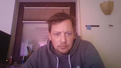 Snapshot of blonde32m chatting on October 26, 2025, 6:08 am blonde32m online show from October 26, 2025, 6:08 am