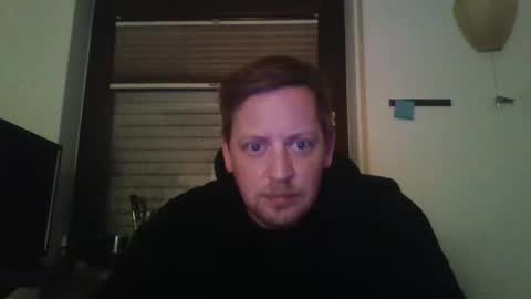 Snapshot of blonde32m chatting on November 2, 2025, 7:16 pm blonde32m online show from November 2, 2025, 7:16 pm