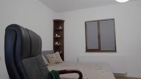 Snapshot of blonde4pasion chatting on December 5, 2024, 5:04 am blonde4pasion online show from December 5, 2024, 5:04 am