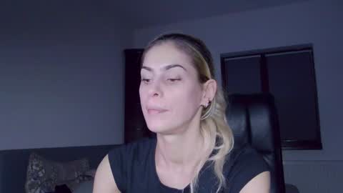 Snapshot of blonde4pasion chatting on December 7, 2024, 7:10 pm blonde4pasion online show from December 7, 2024, 7:10 pm