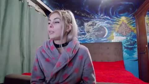 Snapshot of blonde4pasion chatting on January 14, 2025, 8:15 pm blonde4pasion online show from January 14, 2025, 8:15 pm