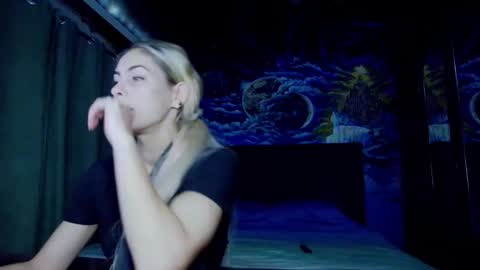 Snapshot of blonde4pasion chatting on September 10, 2025, 7:36 pm blonde4pasion online show from September 10, 2025, 7:36 pm