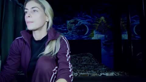 Snapshot of blonde4pasion chatting on October 11, 2025, 7:01 pm blonde4pasion online show from October 11, 2025, 7:01 pm