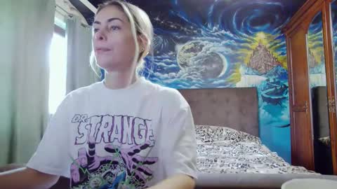 Snapshot of blonde4pasion chatting on October 14, 2025, 8:37 am blonde4pasion online show from October 14, 2025, 8:37 am