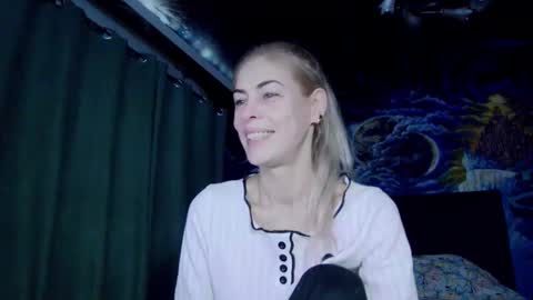 Snapshot of blonde4pasion chatting on November 22, 2025, 4:44 am blonde4pasion online show from November 22, 2025, 4:44 am