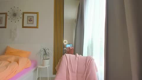 Nicole online show from December 18, 2024, 10:19 am
