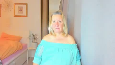 Nicole online show from December 18, 2024, 7:41 pm