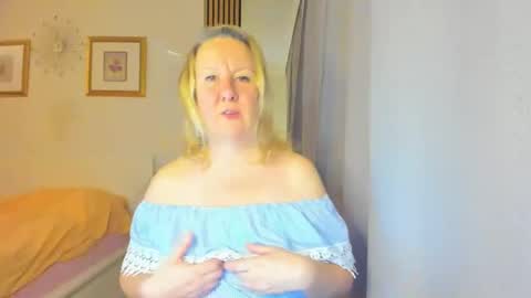 Nicole online show from December 27, 2024, 4:43 pm