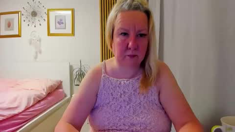 Snapshot of blonde_angel20 chatting on March 9, 2026, 5:39 pm Nicole online show from March 9, 2026, 5:39 pm