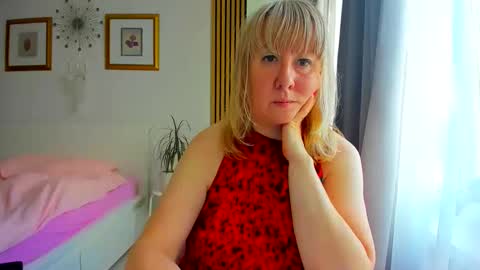 Snapshot of blonde_angel20 chatting on May 22, 2026, 4:56 pm Nicole online show from May 22, 2026, 4:56 pm