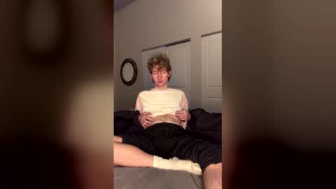 Snapshot of blonde_boi99 chatting on February 4, 2026, 5:57 am Blondie online show from February 4, 2026, 5:57 am