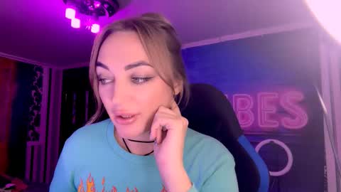 Snapshot of blonde_temptation chatting on October 10, 2025, 6:29 pm Meryem online show from October 10, 2025, 6:29 pm