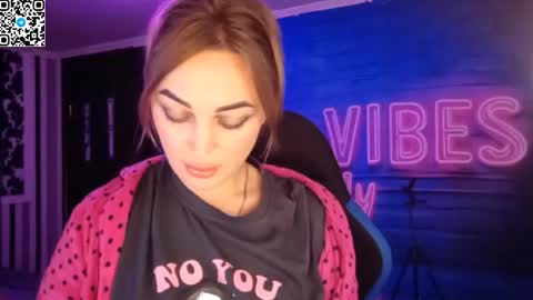 Snapshot of blonde_temptation chatting on October 29, 2025, 5:36 pm Meryem online show from October 29, 2025, 5:36 pm