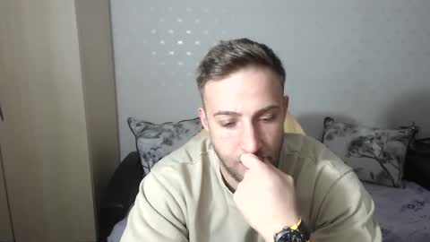 Snapshot of blondeagle chatting on December 18, 2024, 7:41 pm Mr Blond online show from December 18, 2024, 7:41 pm