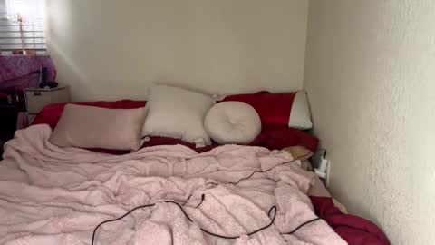 blondebunny999 online show from April 9, 2026, 4:45 am