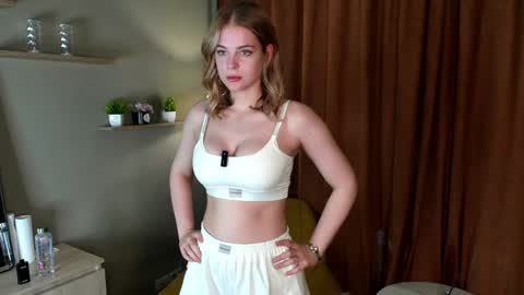 Snapshot of blondensinful chatting on May 31, 2026, 10:11 am blondensinful online show from May 31, 2026, 10:11 am