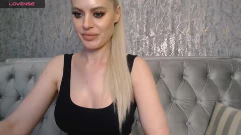 Snapshot of blondiestarxxx chatting on January 29, 2025, 11:46 pm Helen online show from January 29, 2025, 11:46 pm