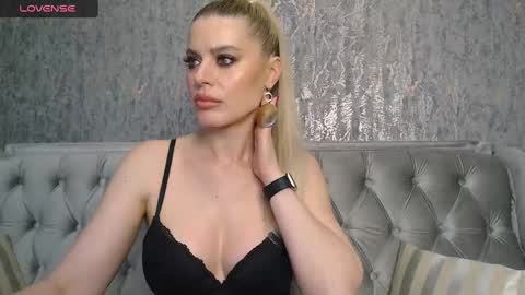 Snapshot of blondiestarxxx chatting on February 8, 2025, 2:36 am Helen online show from February 8, 2025, 2:36 am