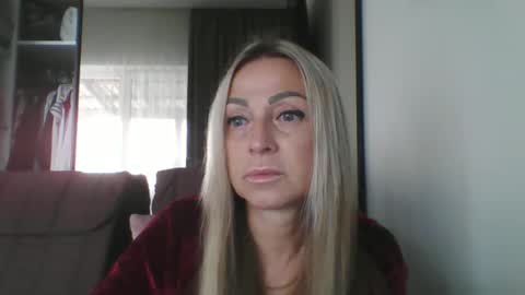 Iren online show from September 17, 2025, 7:54 am