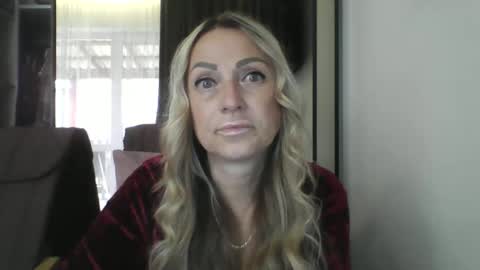 Iren online show from October 7, 2025, 8:11 am