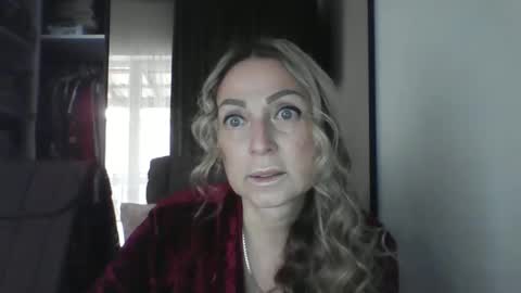 Iren online show from October 31, 2025, 9:32 am