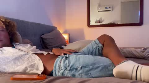 Blond and curly online show from July 16, 2026, 10:49 pm