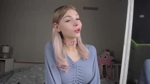 blondy_fina online show from March 27, 2026, 7:03 am