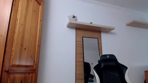 blondyelena online show from December 19, 2024, 8:02 am