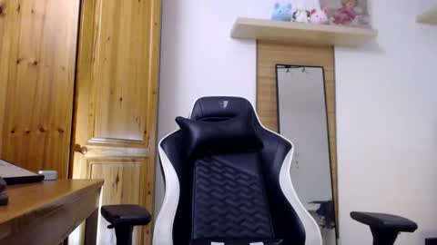 blondyelena online show from October 12, 2025, 7:29 am