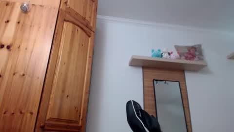 blondyelena online show from November 28, 2025, 10:18 am