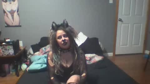 bloodmoonwolfie88 online show from September 19, 2025, 6:52 pm