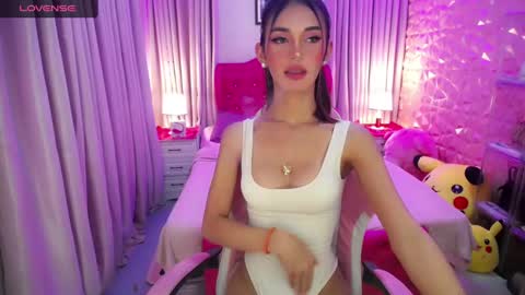 Snapshot of blue_aiveexx chatting on December 5, 2024, 7:49 am aivee online show from December 5, 2024, 7:49 am