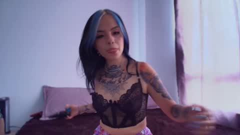 Alice bleu for friends  online show from December 21, 2025, 5:53 pm