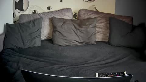 SONNYVAN online show from March 23, 2026, 4:27 am