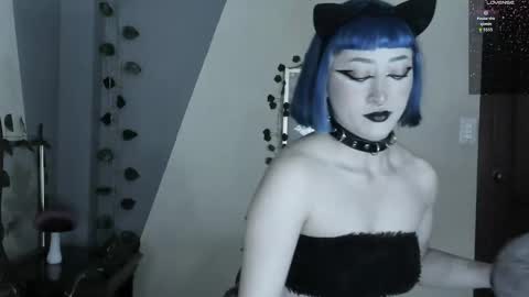 sophie  online show from September 20, 2025, 3:02 pm
